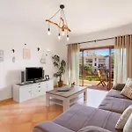 Cosy With Pool 1 Апартаменты *