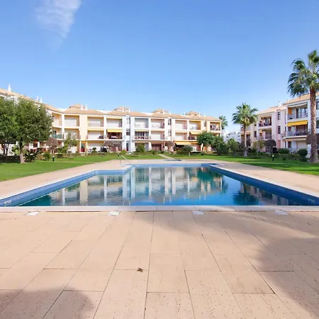 Cosy With Pool 1 *