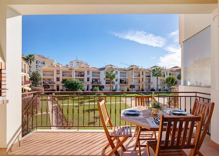 Διαμέρισμα Cosy With Pool 1 *